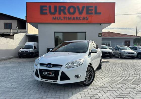 FORD FOCUS 2.0 TITANIUM SEDAN 16V FLEX 4P AUTOMÁTICO